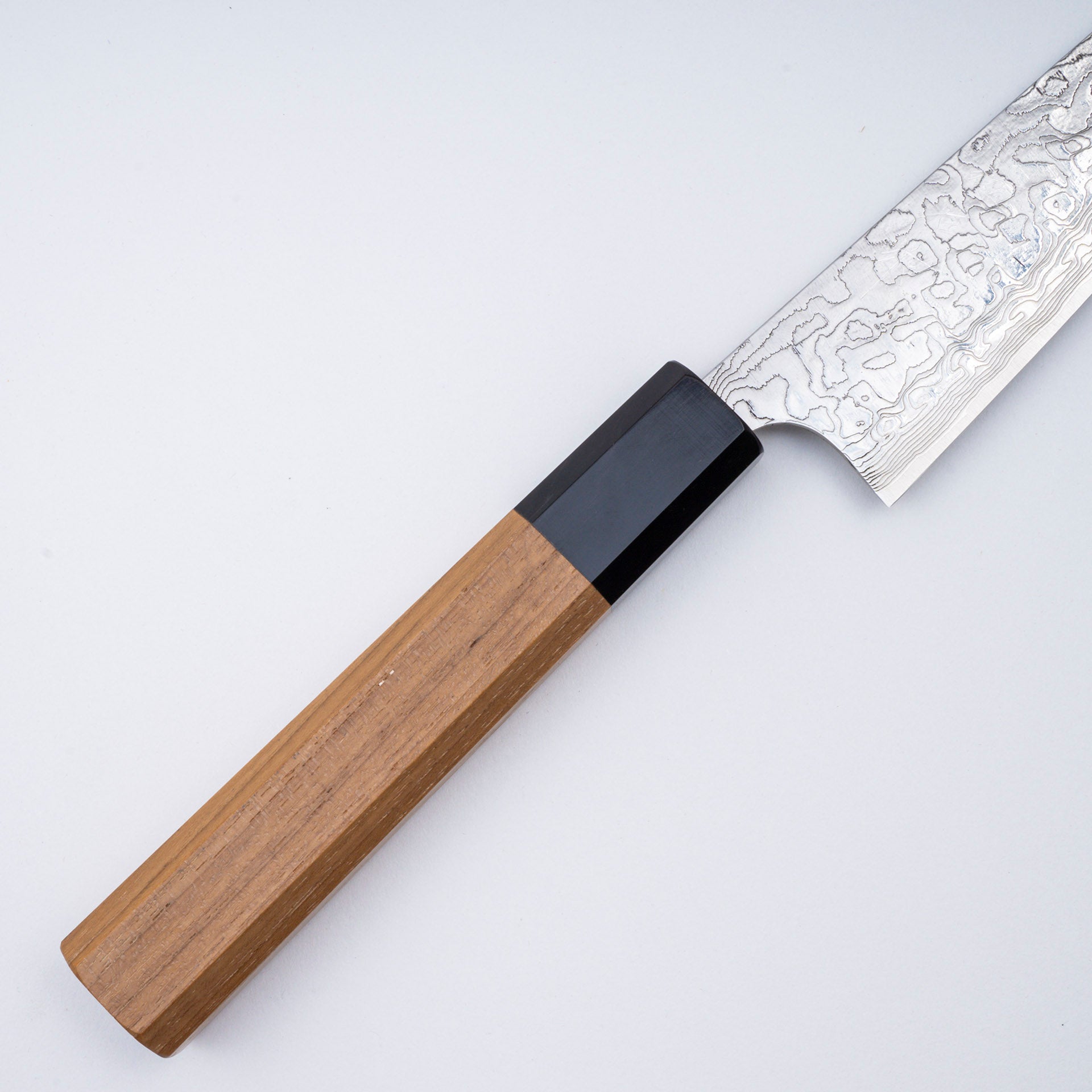 DSC08804.jpg Takeshi Saji SG2 Diamond Damascus Petty 130mm, view 2
