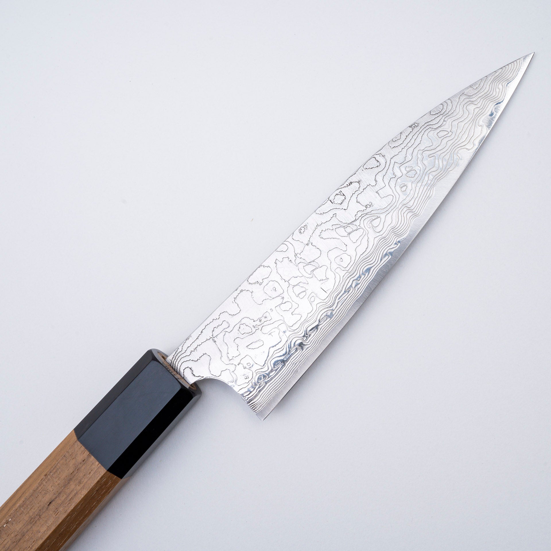 DSC08805.jpg Takeshi Saji SG2 Diamond Damascus Petty 130mm, view 3