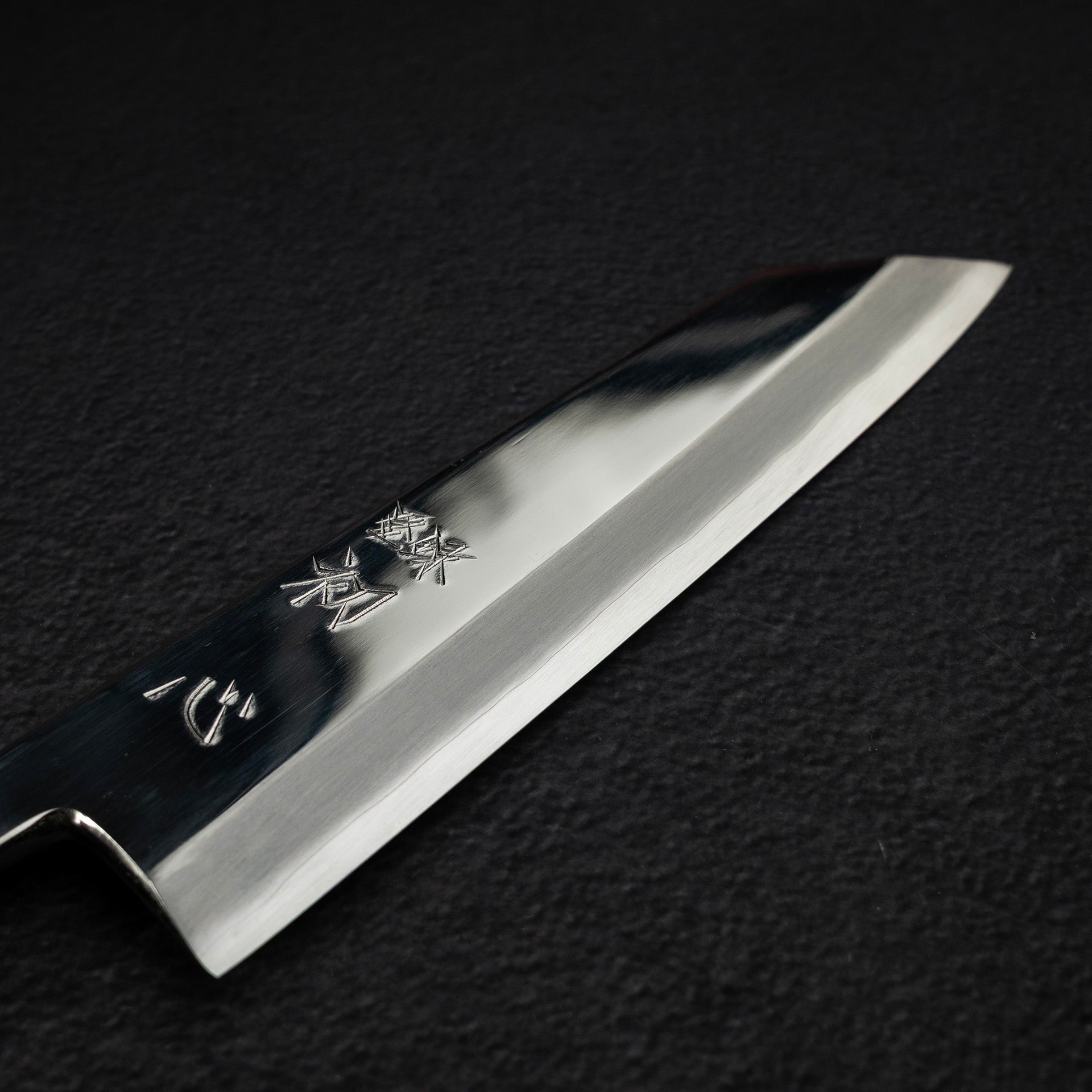 DSC_2425.jpg Nakagawa Ginsan K-tip Deba 180mm Mirror Polished Finish, view 3