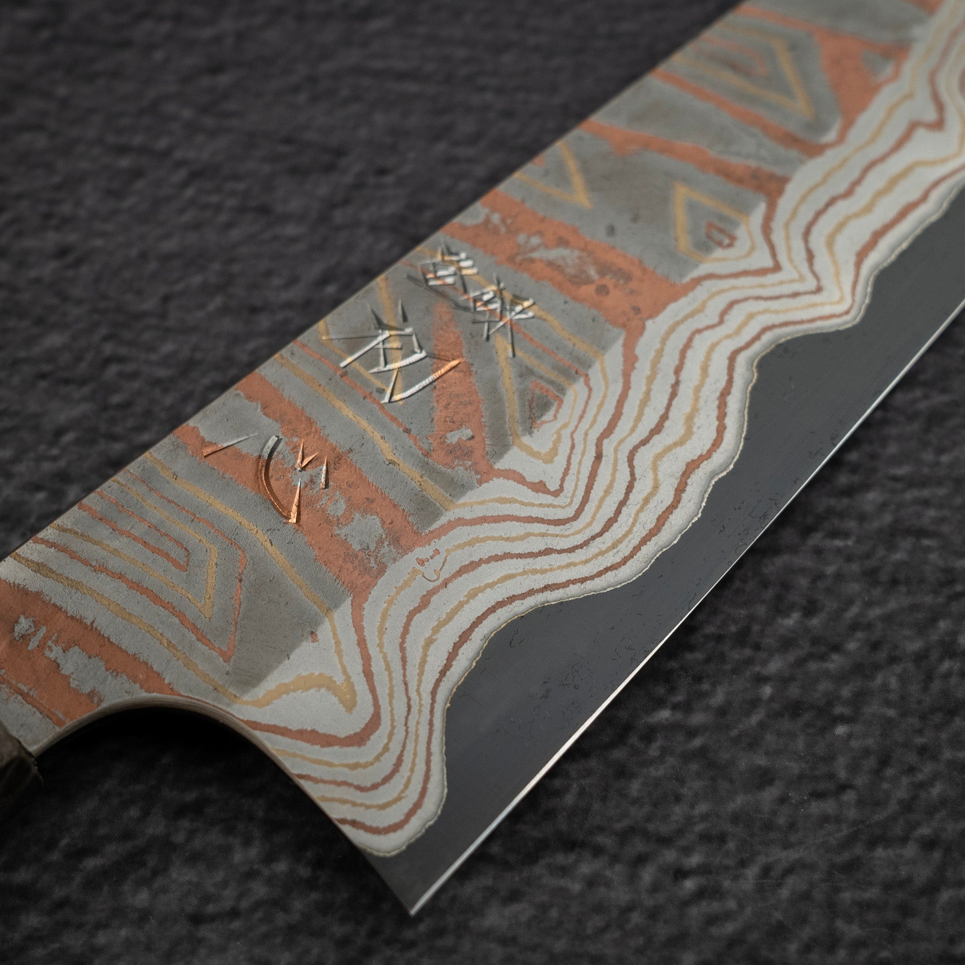 DSC_2835.jpg Hatsukokoro x Nigara Irodori Blue 2 Rainbow Damascus Santoku 180mm, view 5