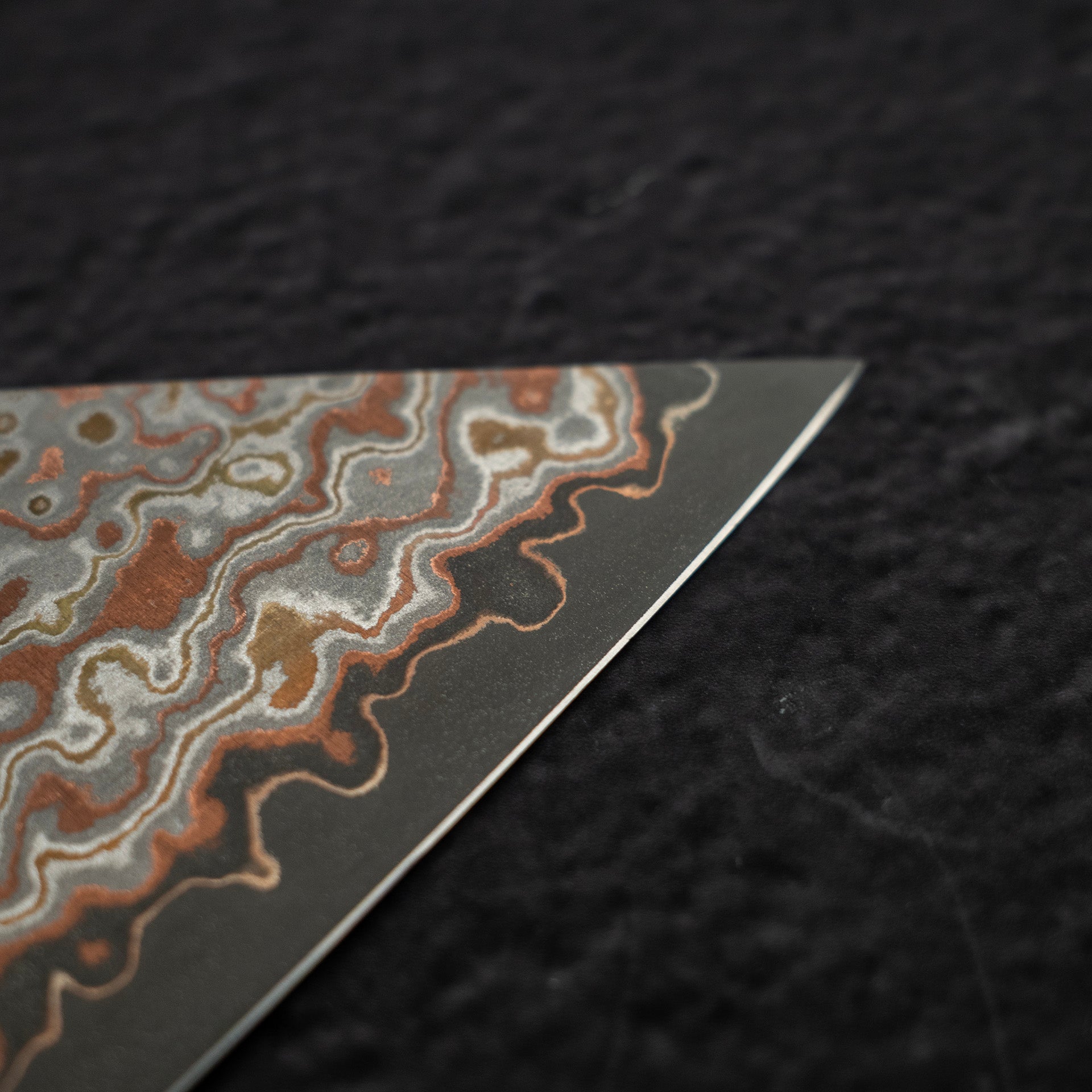 DSC_3116.jpg Takeshi Saji VG10 Rainbow Damascus Etched Bunka 165mm, view 4