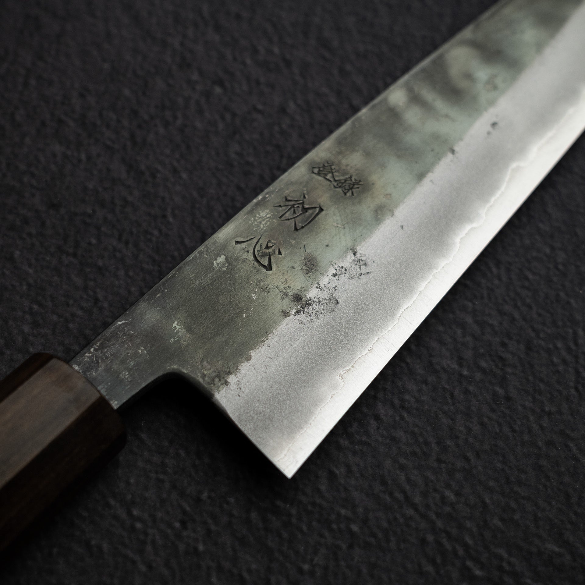 HatsukokoroKurosagiBlueSuperKUGyuto240mm-20260111-06_57699f3c-892e-484d-a4e6-9c5246db5360.jpg Motokyuuichi Kurosagi AS KU Gyuto 240mm Kurouchi by Hatsukokoro Black Chacate, view 5