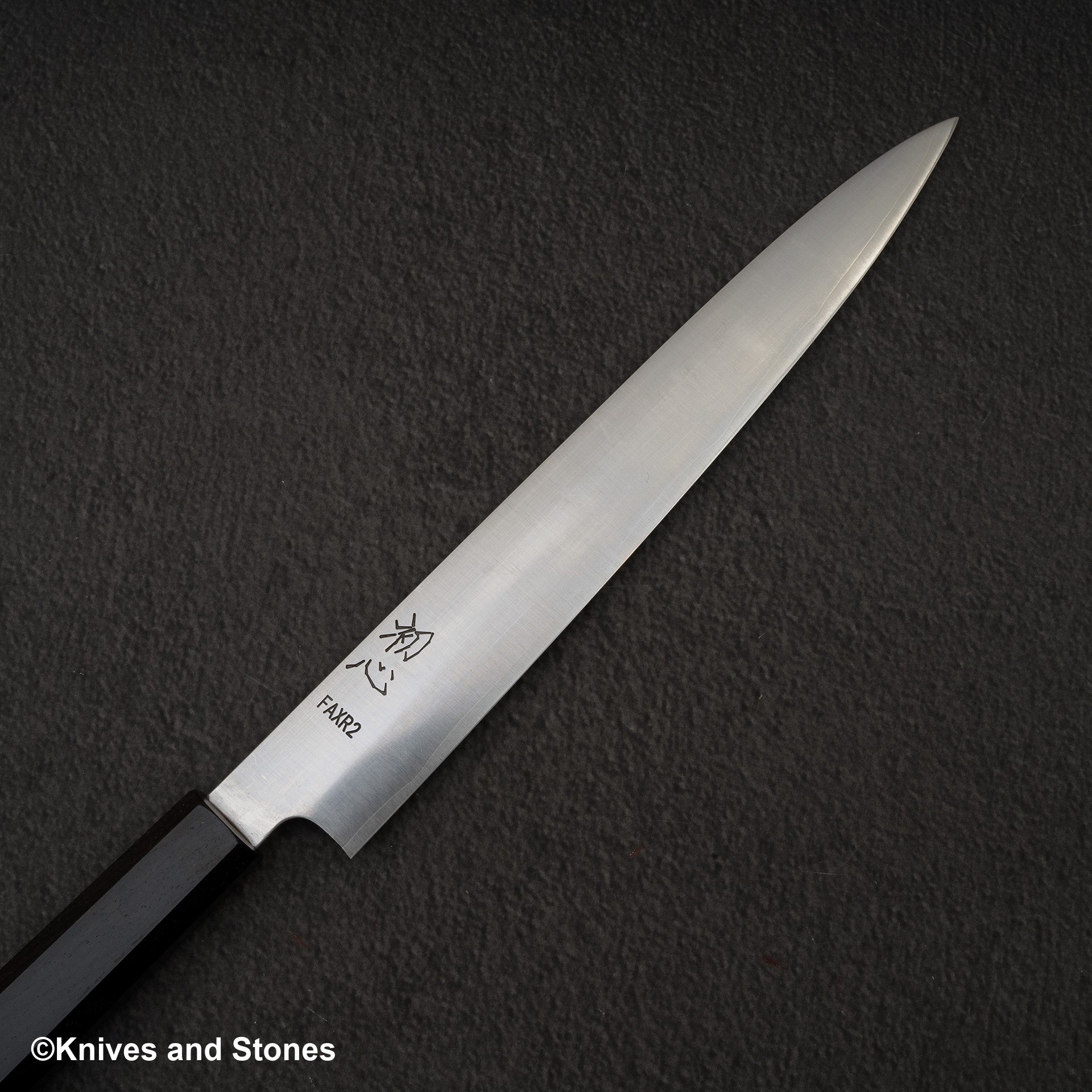 Hatsukokoro_FAXR2_Migak_Sujihiki_240mm-20240807-03.jpg Hatsukokoro FAXR2 Migak Sujihiki 240mm, view 3