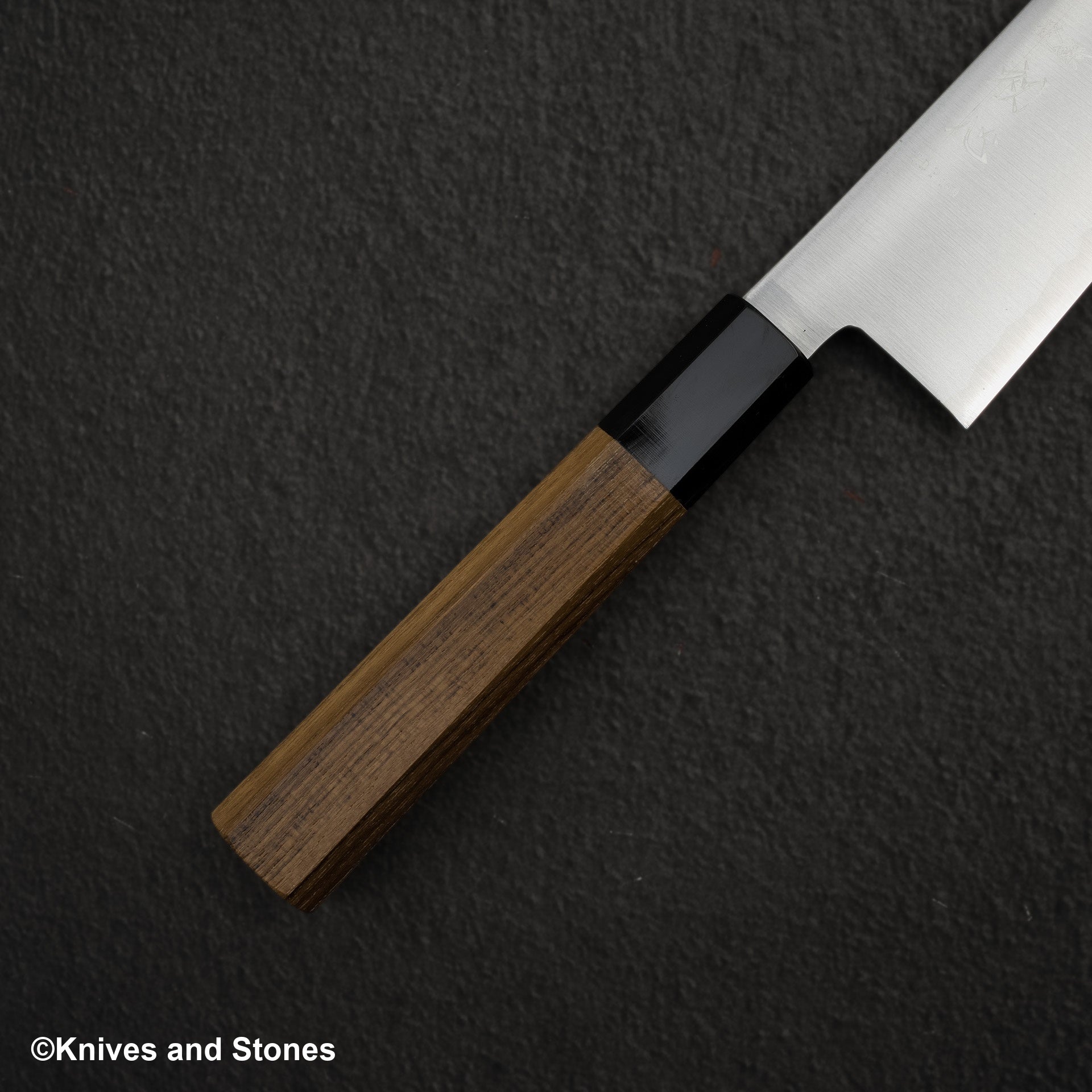 Hatsukokoro_Hayabusa_ZDP189_Migaki_Gyuto_210mm-20240907-02.jpg Hatsukokoro Hayabusa ZDP189 Migaki Gyuto 210mm, view 2