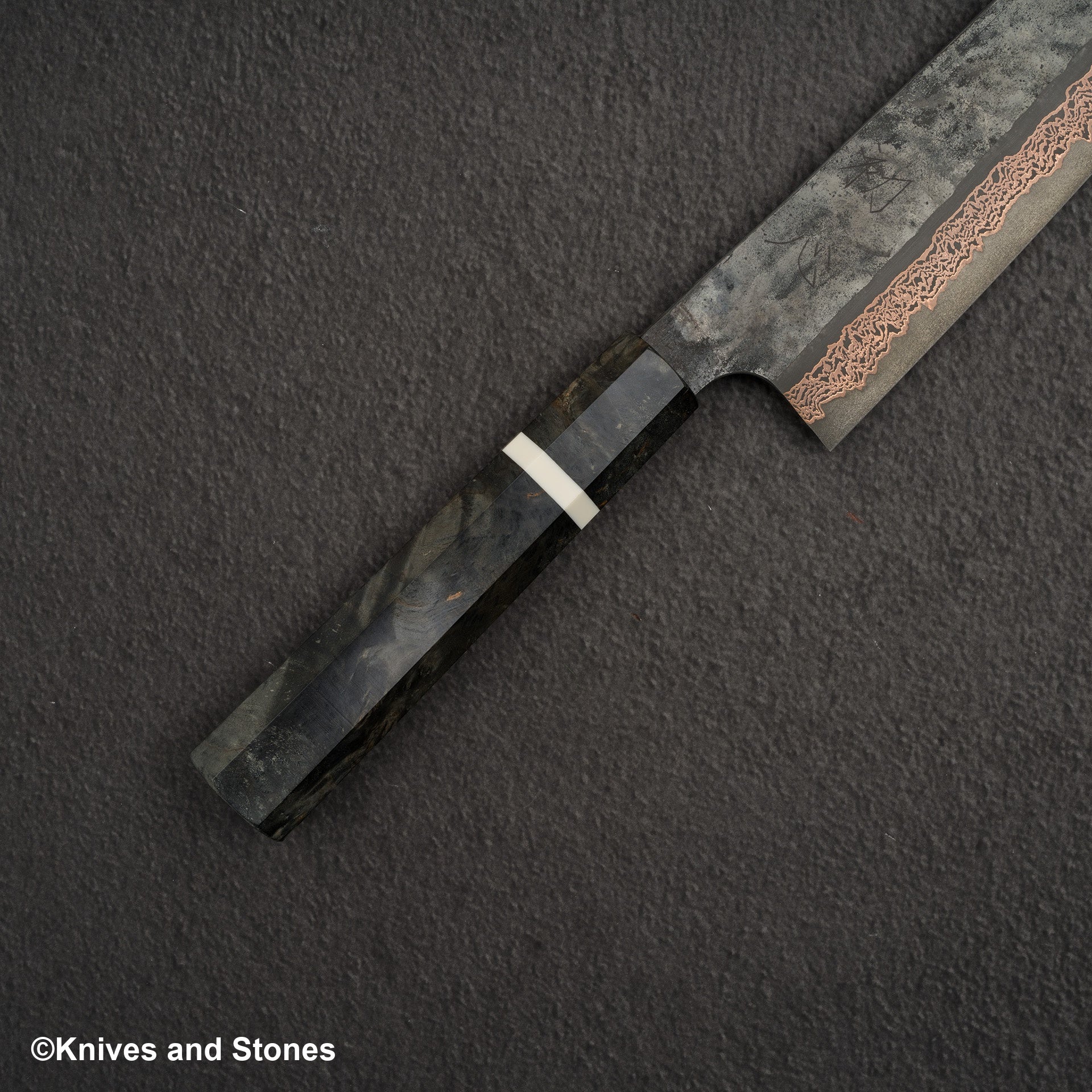 Hatsukokoro_x_Nigara_Yorokobo_SLD_Copper_Coloured_Damascus_Gyuto_240mm_Birch_Handle-20240725-06.jpg Hatsukokoro x Nigara Yorokobi SLD Copper Damascus Gyuto 240mm Birch Handle, view 2
