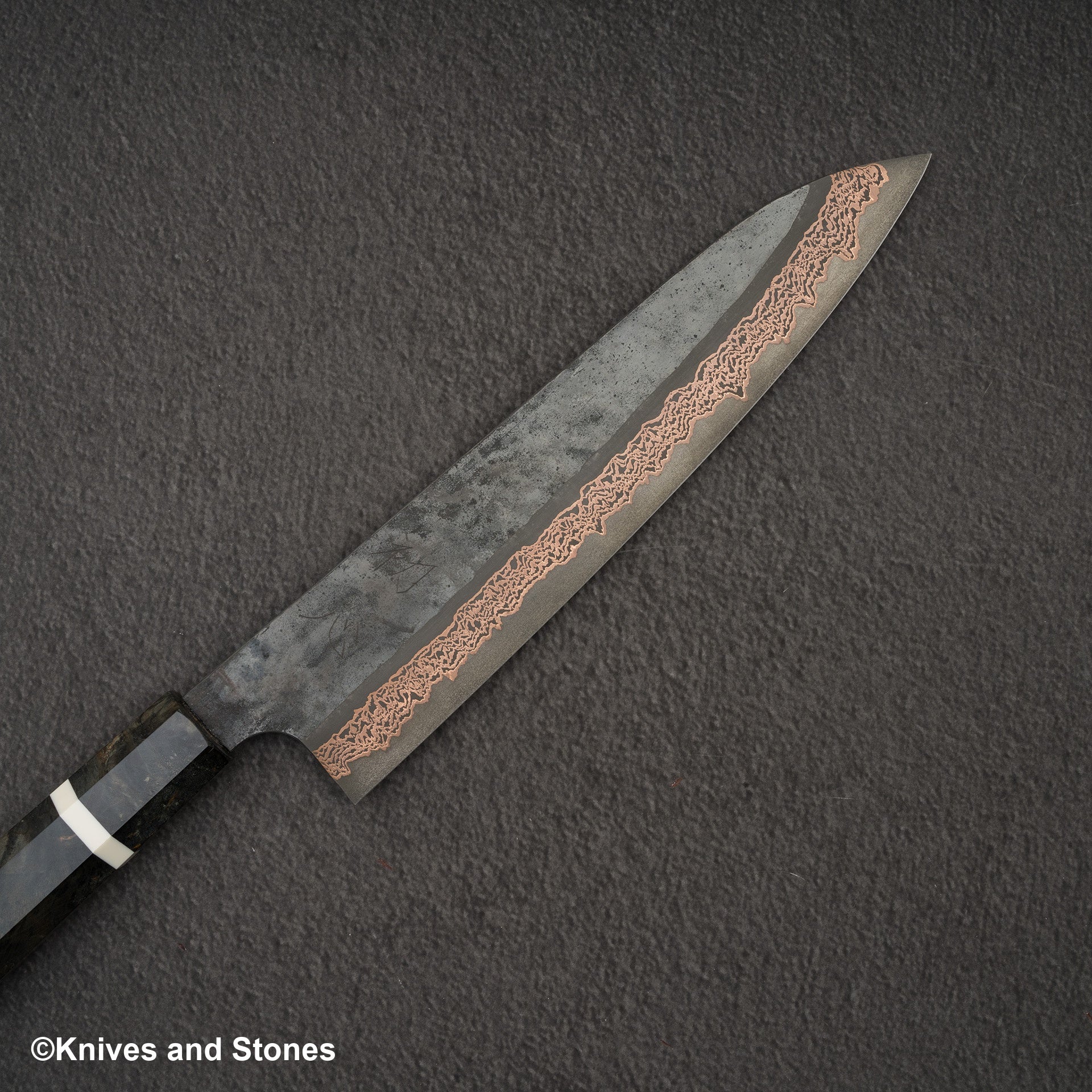 Hatsukokoro_x_Nigara_Yorokobo_SLD_Copper_Coloured_Damascus_Gyuto_240mm_Birch_Handle-20240725-07.jpg Hatsukokoro x Nigara Yorokobi SLD Copper Damascus Gyuto 240mm Birch Handle, view 3