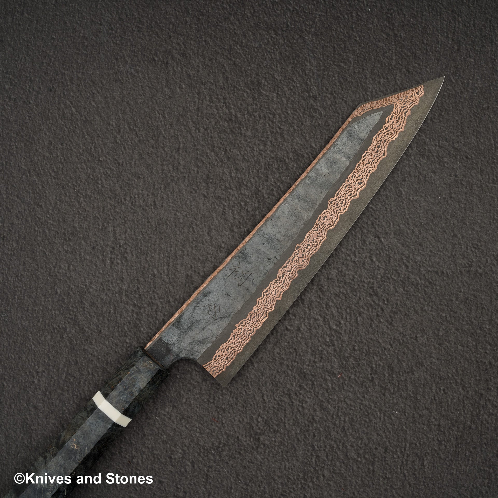 Hatsukokoro_x_Nigara_Yorokobo_SLD_Copper_Coloured_Damascus_K-tip_Gyuto_240mm_Birch_Handle-20240725-07.jpg Hatsukokoro x Nigara Yorokobi SLD Copper Damascus K-tip Gyuto 240mm Birch Handle, view 3