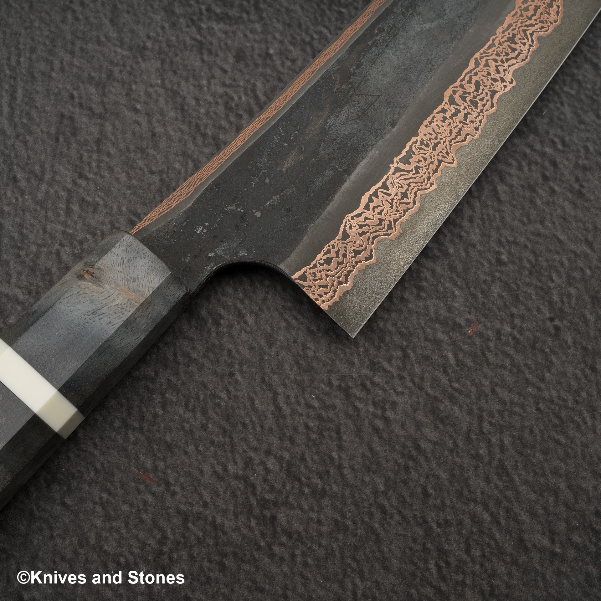 Hatsukokoro x Nigara Yorokobi SLD Copper Damascus Bunka 180mm Birch Handle, view 4