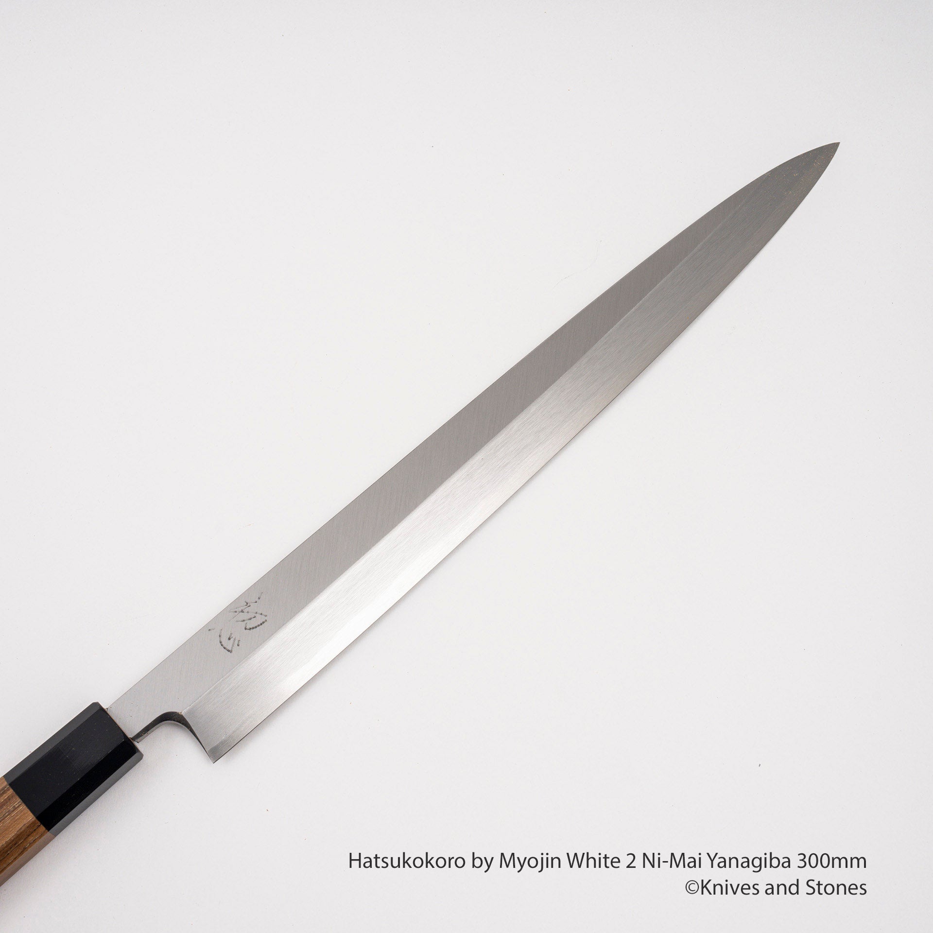 HatsukokorobyMyojinWhite2Ni-MaiYanagiba300mmJ_8d71c9af-a1c4-4aff-9244-4cecd127044d.jpg Myojin Shirasagi White 2 Yanagiba 300/330 mm, view 2