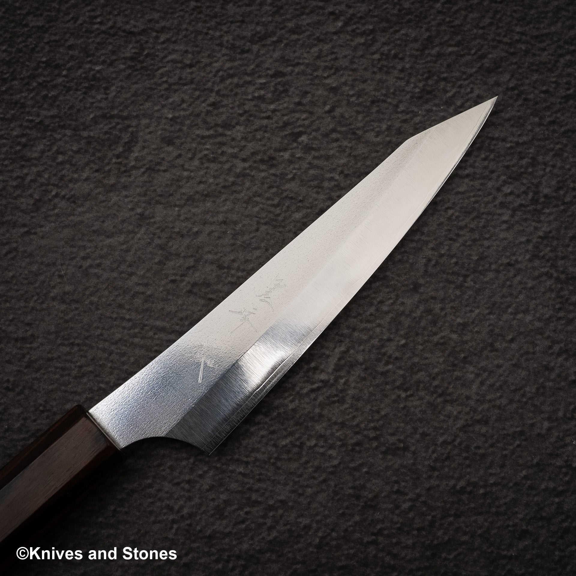 KurosakiVGXEOSGekkoPetty130mm-20250326-02.jpg Kurosaki VG XEOS Gekko Petty 130mm Ebony Handle, view 2