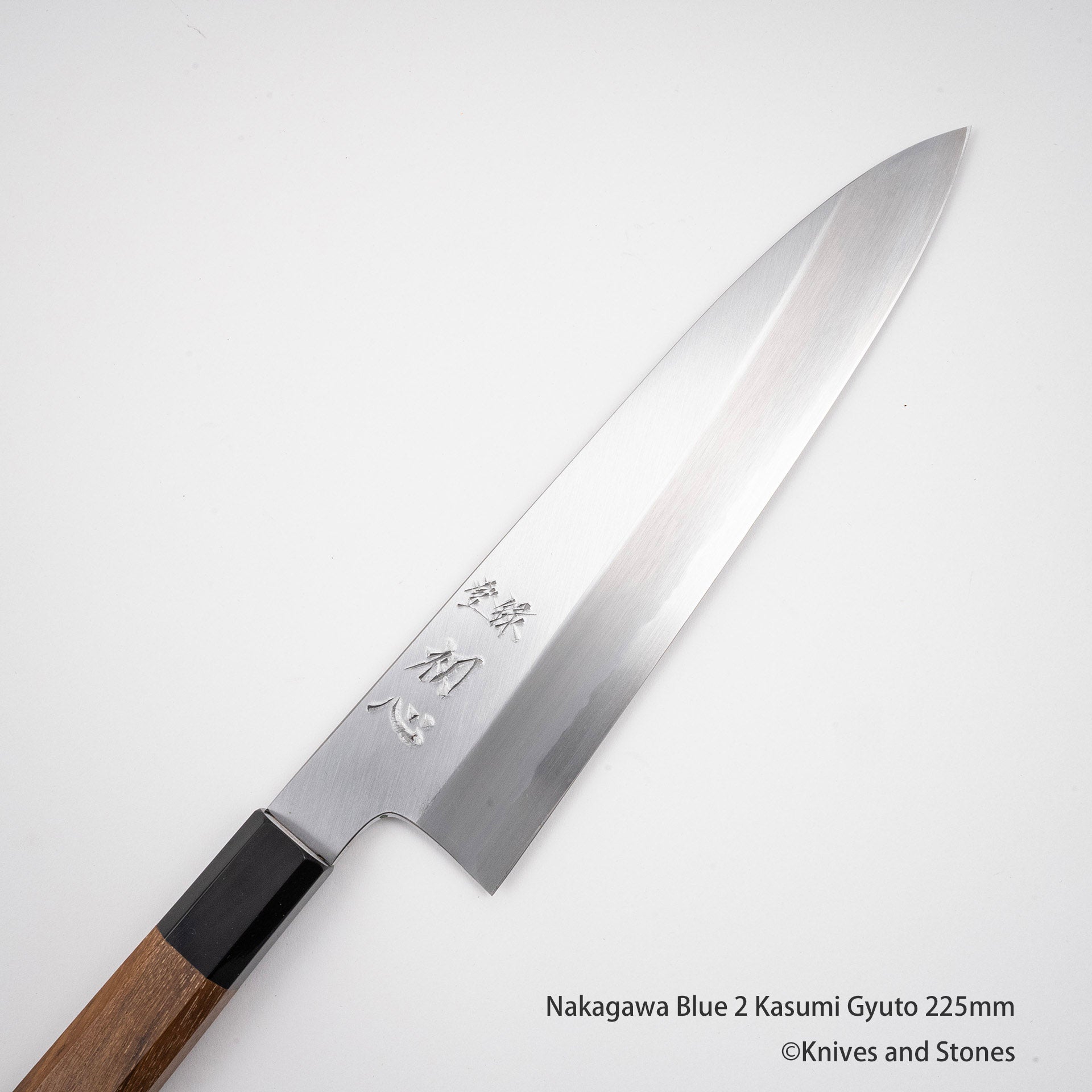 NakagawaBlue2KasumiGyuto225mmD.jpg Nakagawa Blue 2 Kasumi Wide-bevel Gyuto 225/255 mm, view 2