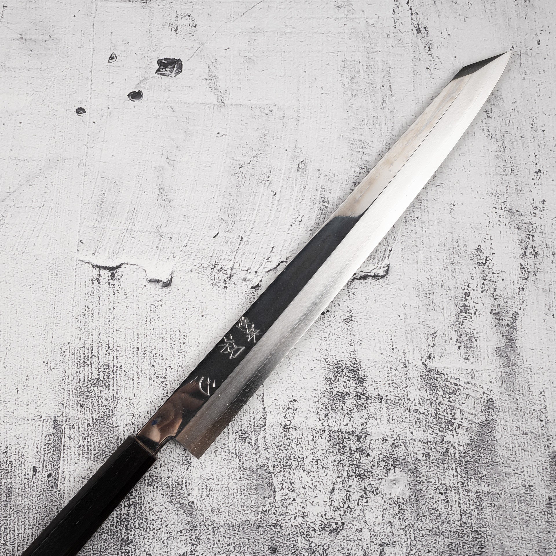 NakayamaGinsanK-tipYanagiba330mmMirrorEbonybyHatsukokoro-20250908-06.jpg Nakagawa Ginsan K-tip Yanagiba 330 mm Mirror-polished Ebony, view 3
