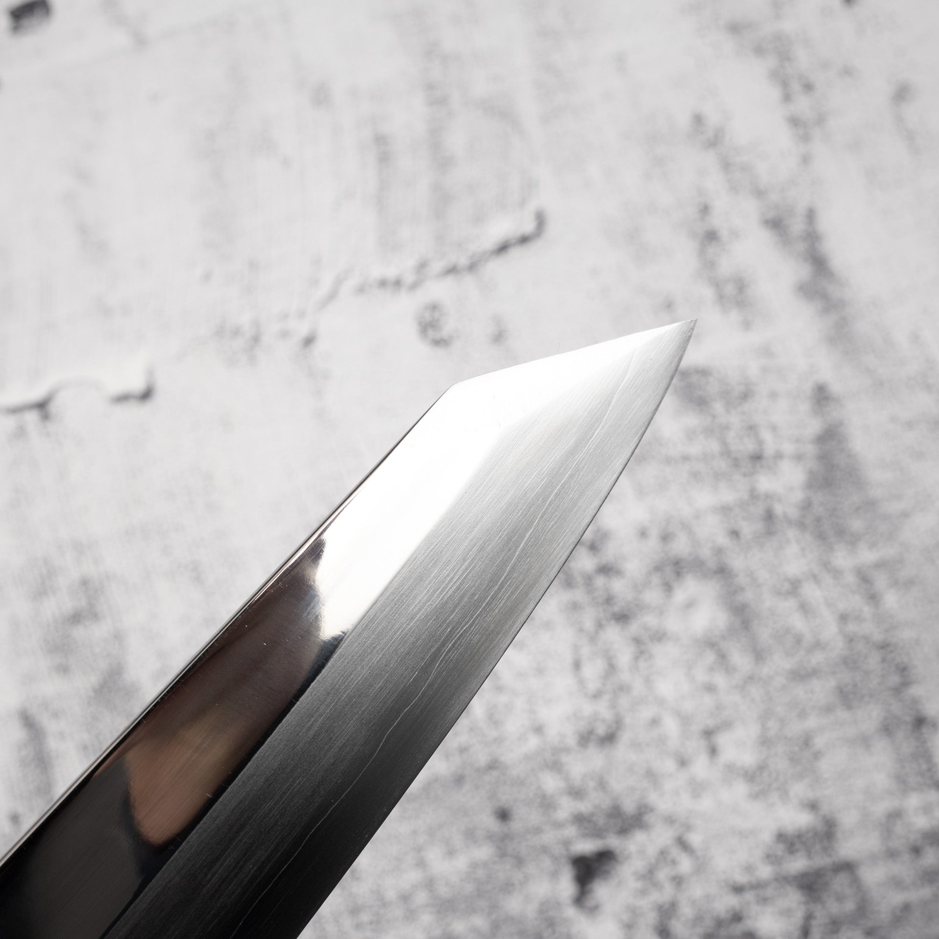 NakayamaGinsanK-tipYanagiba330mmMirrorEbonybyHatsukokoro-20250908-13.jpg Nakagawa Ginsan K-tip Yanagiba 330 mm Mirror-polished Ebony, view 2