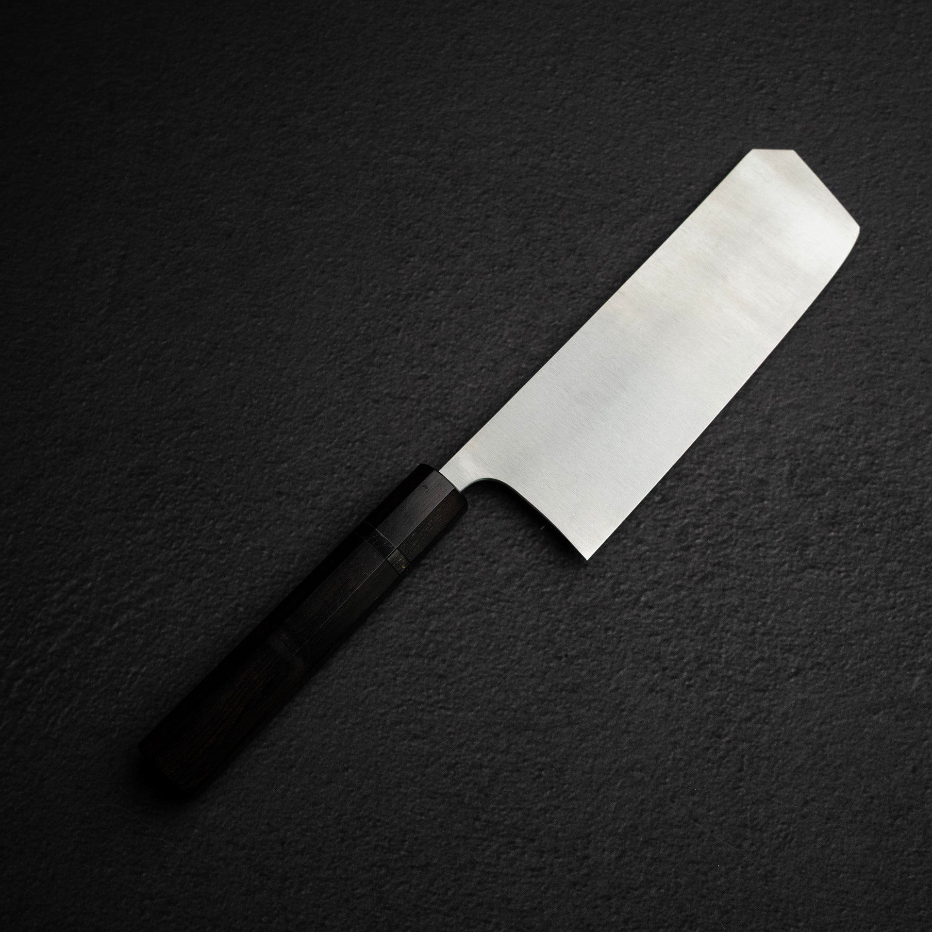 ShibataKoutetsuChromaxBossNakiri_EbonyBlackRingHandleew.jpg Shibata Koutetsu Chromax Boss Nakiri 175mm, Ebony Black Ring Handle, view 4
