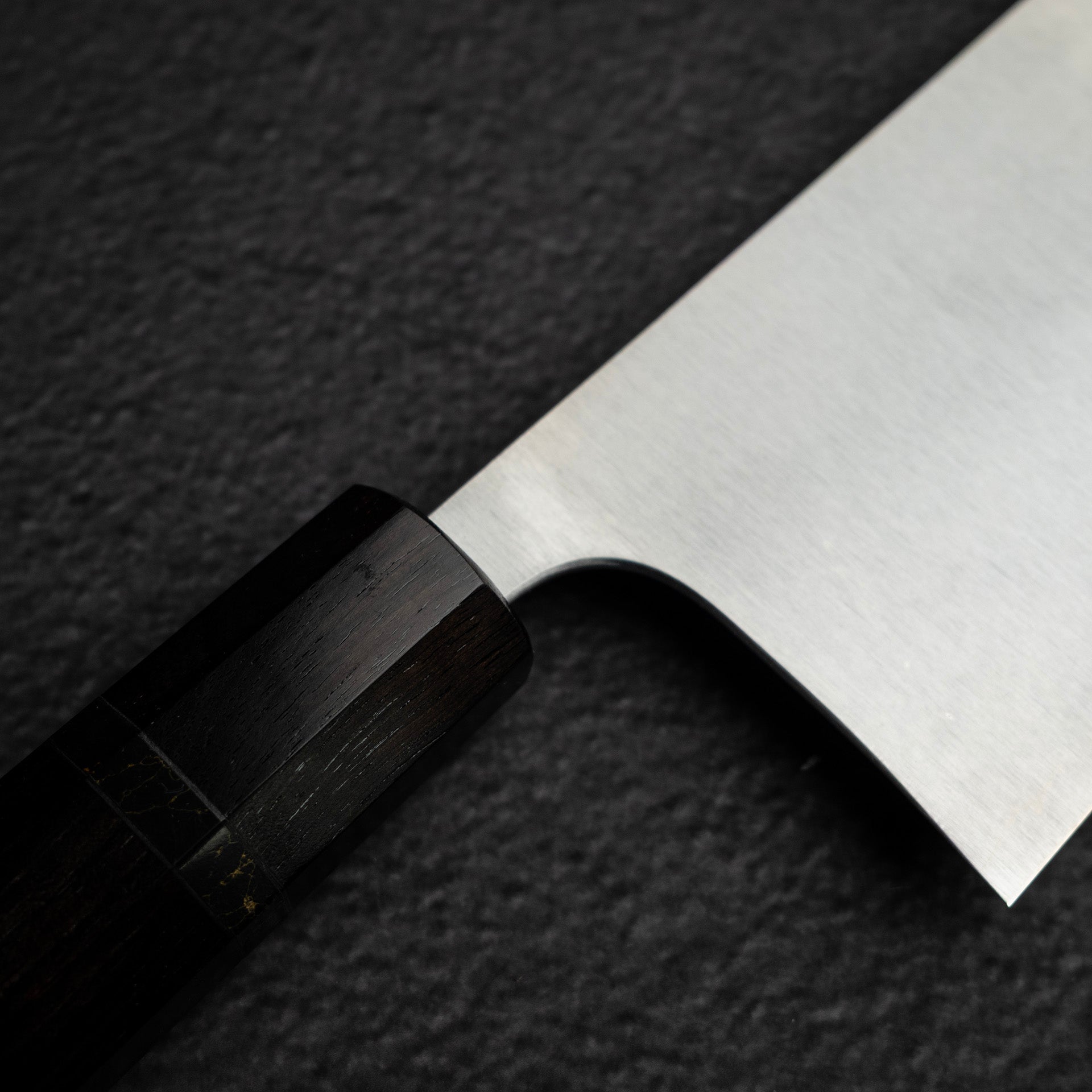 ShibataKoutetsuChromaxBossNakiri_EbonyBlackRingHandleh.jpg Shibata Koutetsu Chromax Boss Nakiri 175mm, Ebony Black Ring Handle, view 7