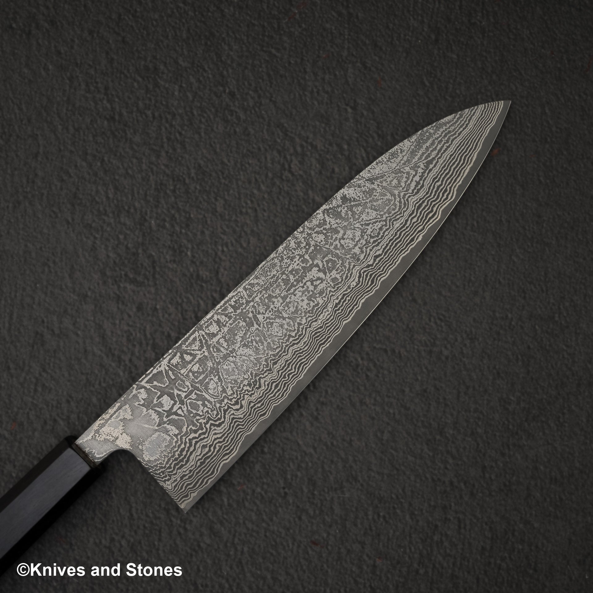 Shiro_Kamo_Kurokumo_SG2_Black_Damascus_Gyuto_210mm-20240907-03.jpg Shiro Kamo Kurokumo SG2 Black Damascus Gyuto 210mm Ebony, view 3