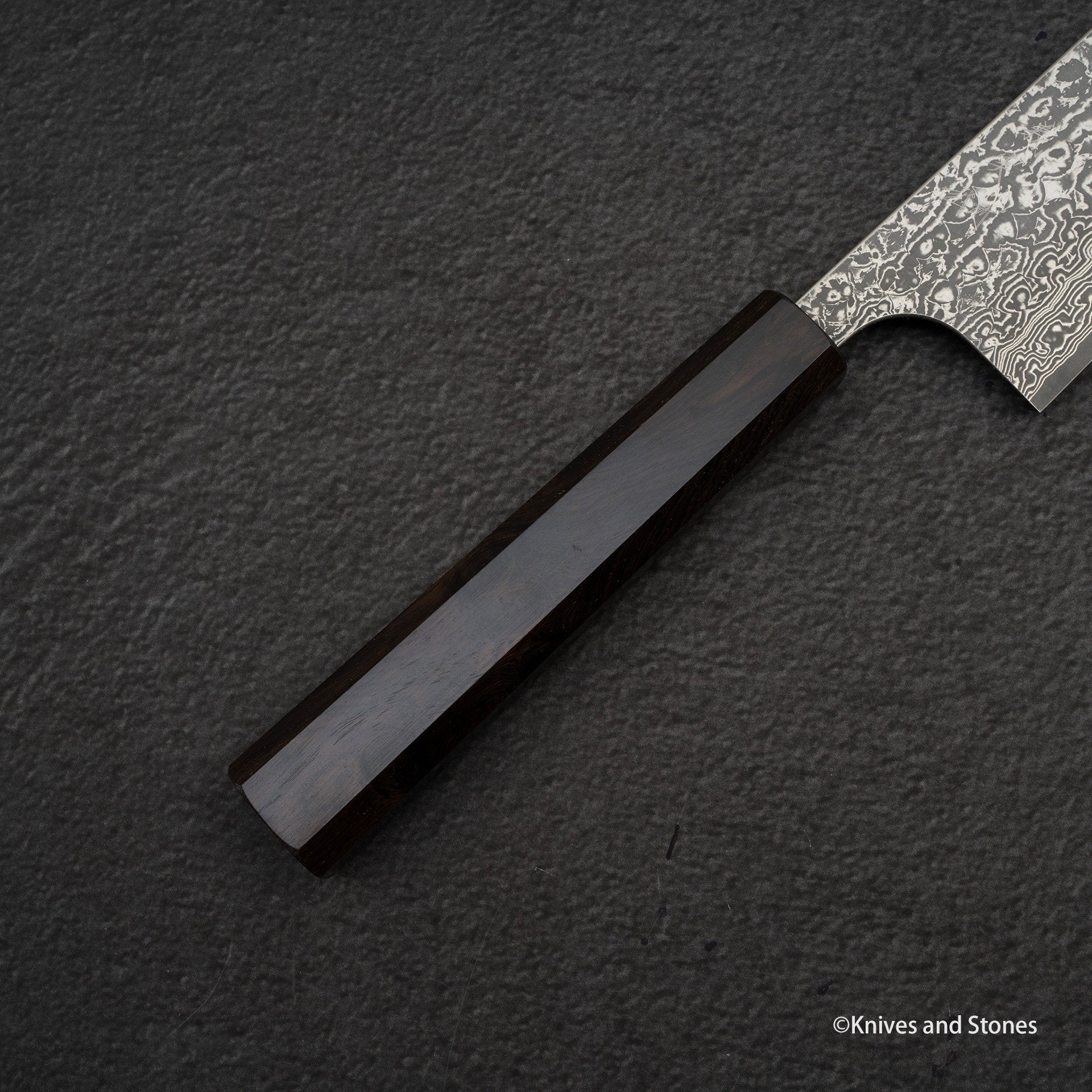 YoshimiKatoKintaroVG10DamascusGyuto210mmF.jpg YoshimiKatoKintaroVG10DamascusGyuto210mmF