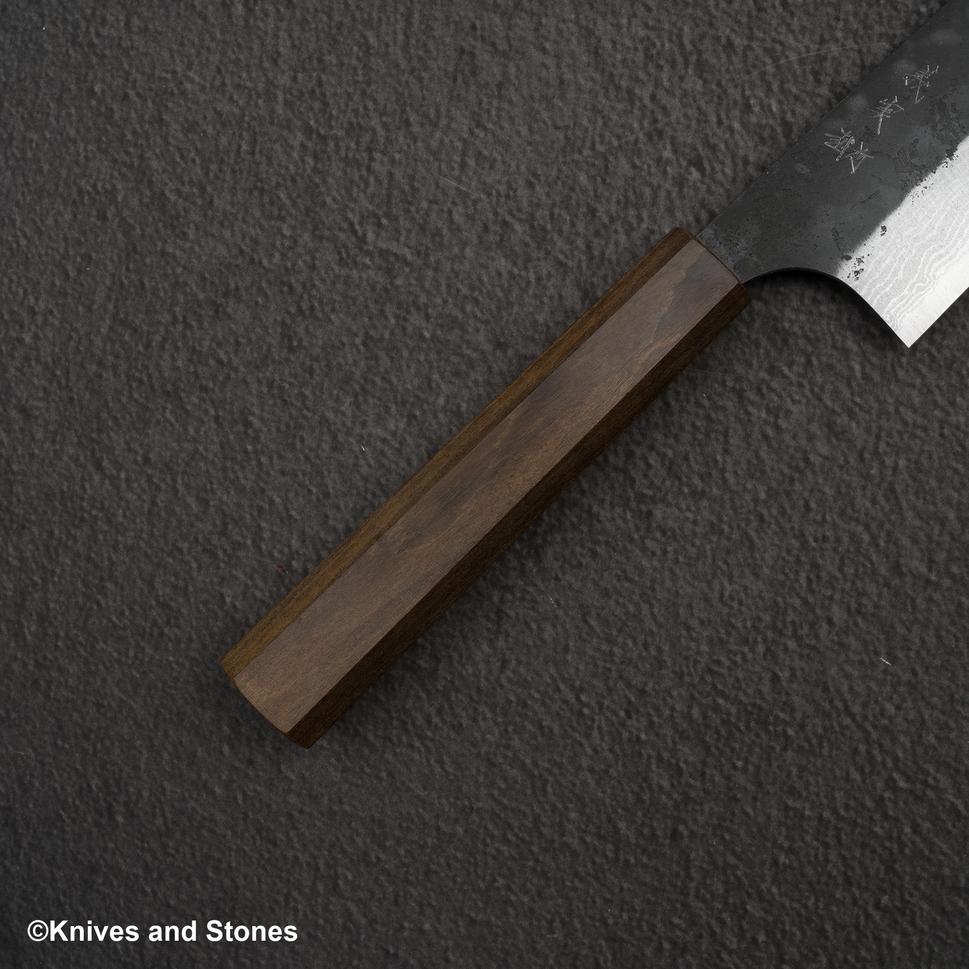 Yoshimi_Kato_Kintro_Aogami_Super_Damascus_KU_Nashiji_Bunka_180mm-20240718-02.jpg Yoshimi Kato Kintaro Aogami Super Damascus KU Nashiji Bunka 180mm, view 2